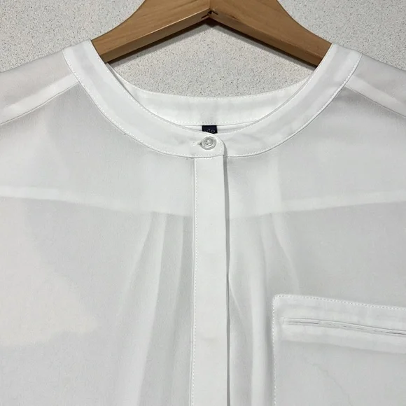 NYDJ White silky blouse with 3/4 sleeves. Women’s Small. Excellent condition. - Picture 4 of 9